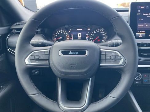 New 2026 Jeep Compass Latitude image 25