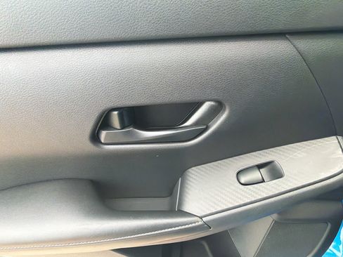 Used 2024 Nissan Sentra SV FWD image 29