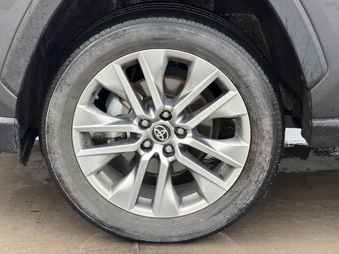 Used 2023 Toyota RAV4 XLE Premium AWD/4WD image 7