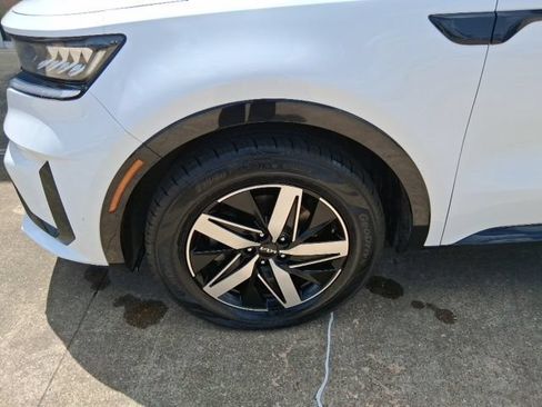 Used 2022 Kia Sorento S FWD image 5