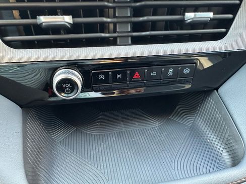 New 2025 Ford Explorer Active w/ Active Comfort Package image 16