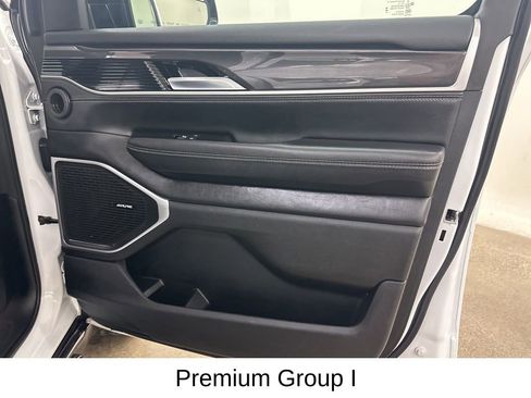 Used 2023 Jeep Wagoneer 4WD w/ Premium Group I image 18