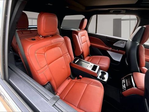 Used 2025 Lincoln Aviator Reserve w/ Equipment Group 201A AWD/4WD image 28
