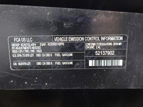 Used 2019 Jeep Renegade Latitude AWD/4WD image 19