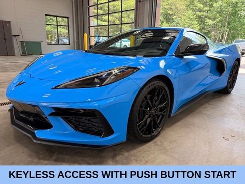 Used 2024 Chevrolet Corvette Stingray Premium Cpe w/ Body-Color Dual Roof Package RWD image 4