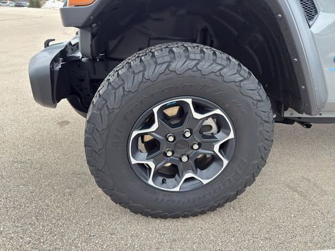 Used 2023 Jeep Wrangler Unlimited Rubicon 4xe w/ Safety Group AWD/4WD image 10