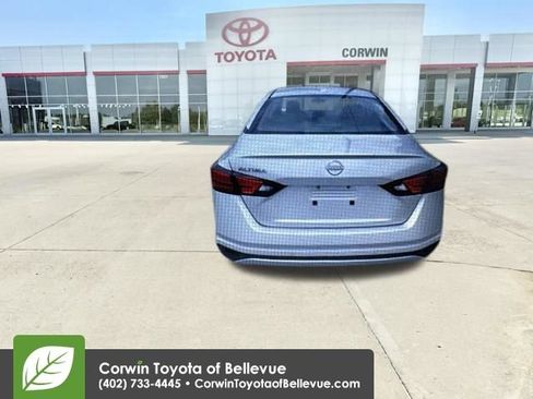 Used 2025 Nissan Altima 2.5 SV FWD image 19