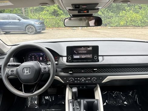 Used 2023 Honda Accord EX image 23
