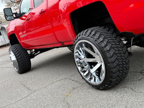 Used 2019 Chevrolet Silverado 1500 LT w/ All Star Edition image 25