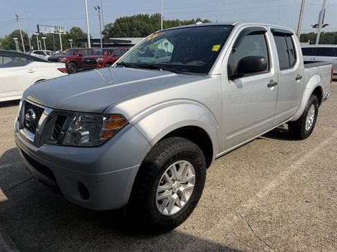 Used 2016 Nissan Frontier SV AWD/4WD image 1