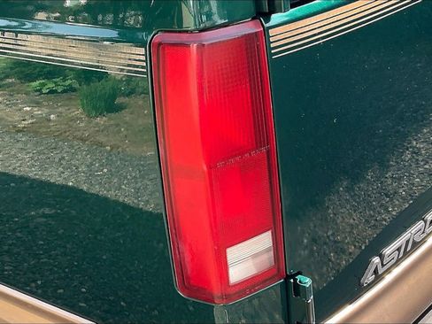 Used 2000 Chevrolet Astro Passenger RWD image 19