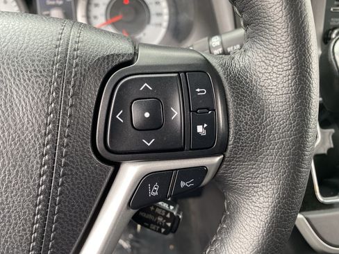 Used 2020 Toyota Sienna SE w/ Nightshade Edition FWD image 29