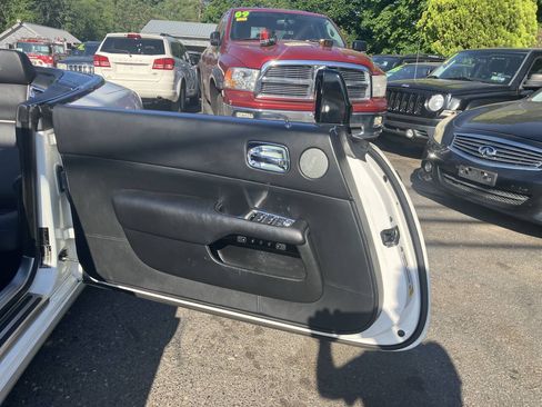 Used 2018 Rolls-Royce Dawn RWD image 29