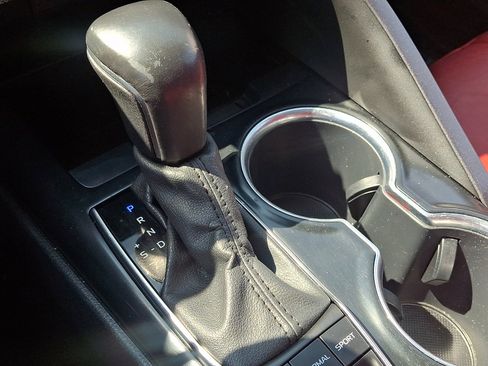 Used 2020 Toyota Camry XSE image 29