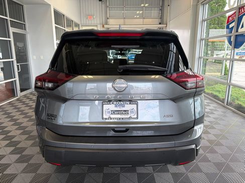 Used 2025 Nissan Rogue SV AWD/4WD image 5