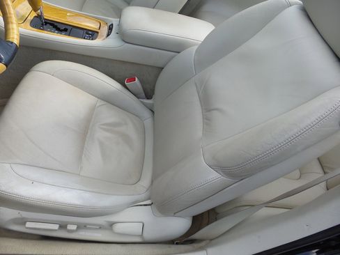 Used 2003 Lexus SC 430 Convertible image 16