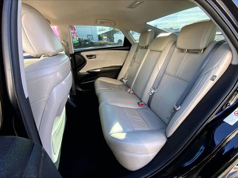 Used 2013 Toyota Avalon XLE image 18