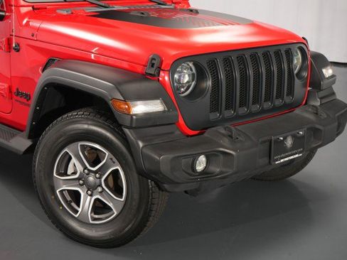 Used 2022 Jeep Wrangler Unlimited Sport w/ Sun And Sound Package AWD/4WD image 9