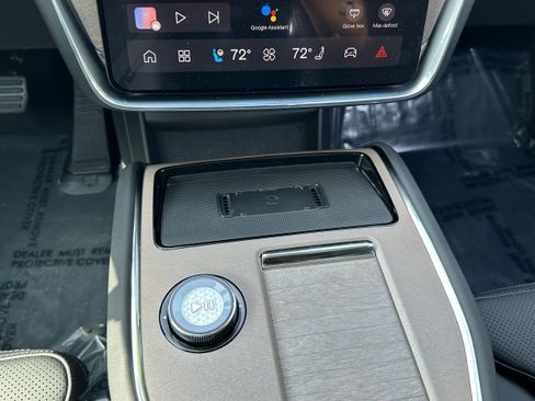 New 2025 Volvo EX90 Plus image 13