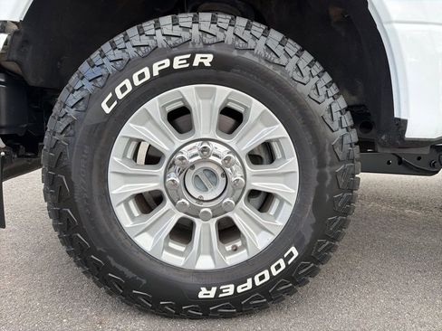 Used 2022 Ford F250 XLT w/ FX4 Off-Road Package AWD/4WD image 14