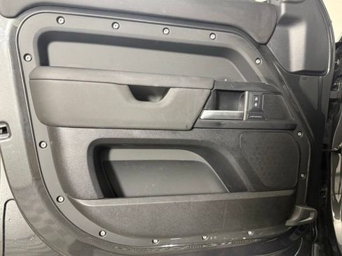 Used 2025 Land Rover Defender 110 S image 14
