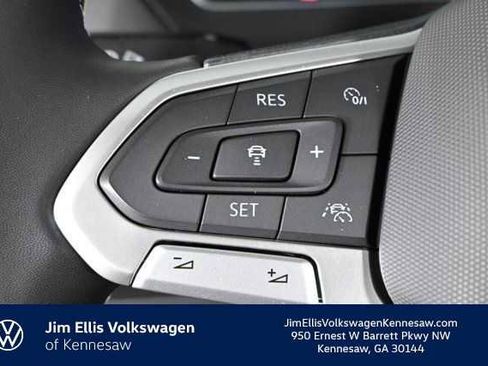 Certified 2022 Volkswagen Tiguan SE image 22