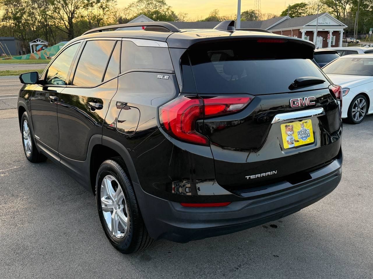 Used 2020 GMC Terrain SLE w/ Driver Convenience Package FWD image 8