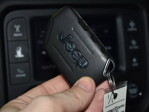 Used 2021 Jeep Wrangler Unlimited Sport image 18