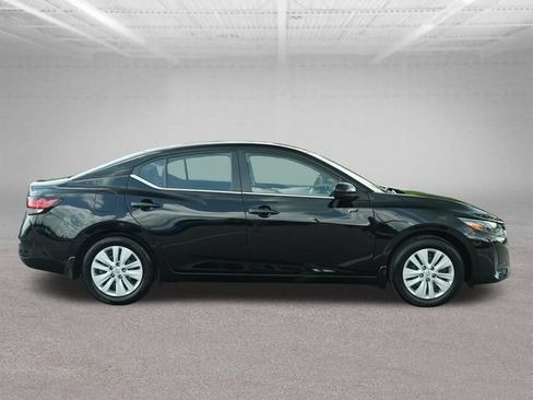 Used 2025 Nissan Sentra S FWD image 9