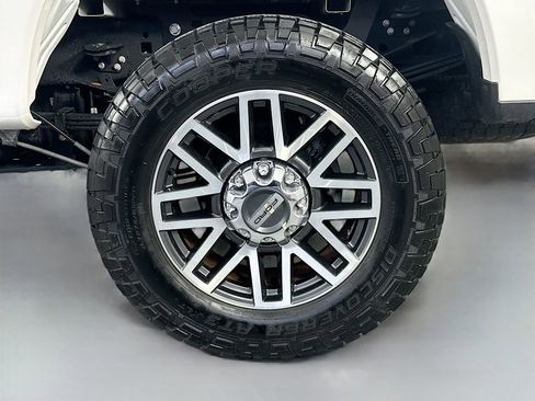Used 2019 Ford F350 Lariat w/ Lariat Ultimate Package AWD/4WD image 35