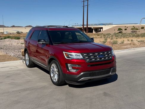 Used 2017 Ford Explorer XLT w/ Equipment Group 202A image 10