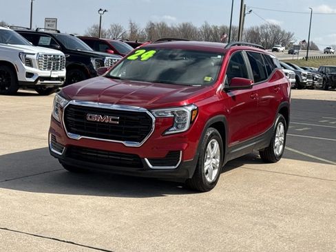 Used 2024 GMC Terrain SLE w/ Driver Convenience Package image 12