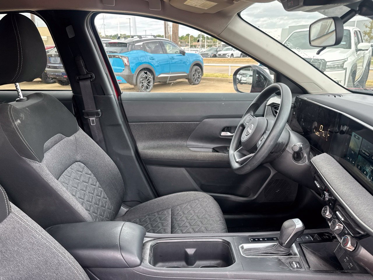 Used 2025 Nissan Kicks SV FWD image 33