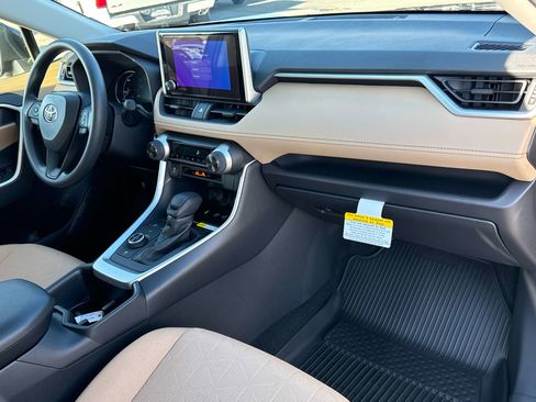 New 2025 Toyota RAV4 XLE image 21