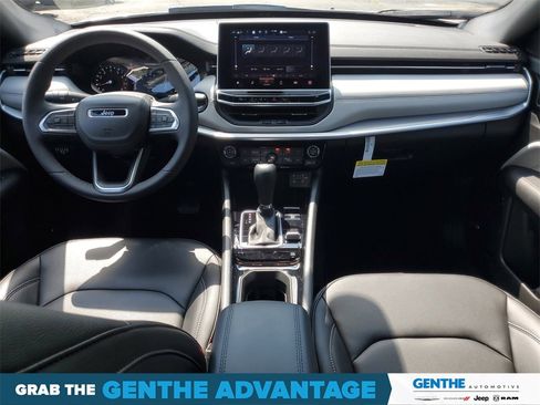 Used 2025 Jeep Compass Limited w/ Sun & Sound Group image 25