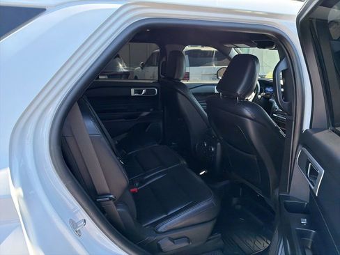 Used 2020 Ford Explorer XLT w/ Equipment Group 202A image 23
