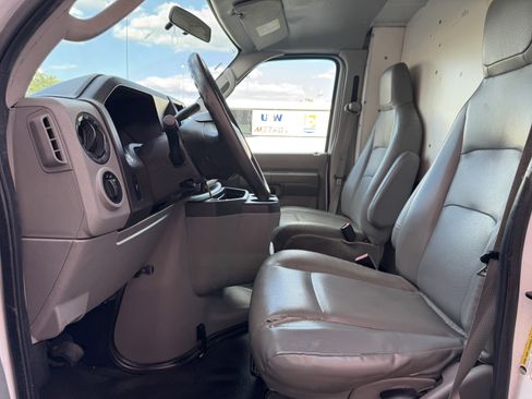 Used 2014 Ford E-250 and Econoline 250 Extended w/ Power Group image 13