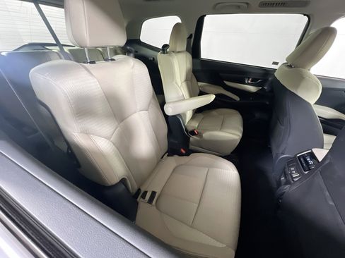 Used 2022 Subaru Ascent Premium w/ Convenience Package image 26