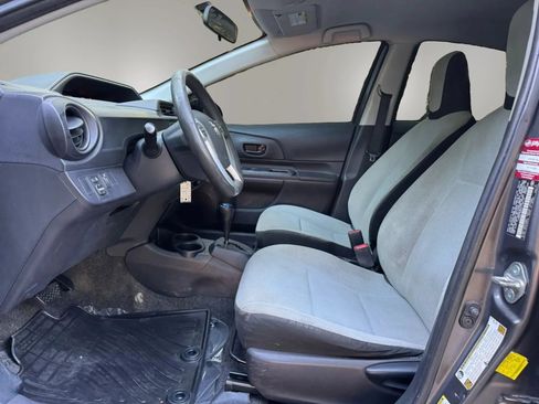 Used 2016 Toyota Prius C One FWD image 10