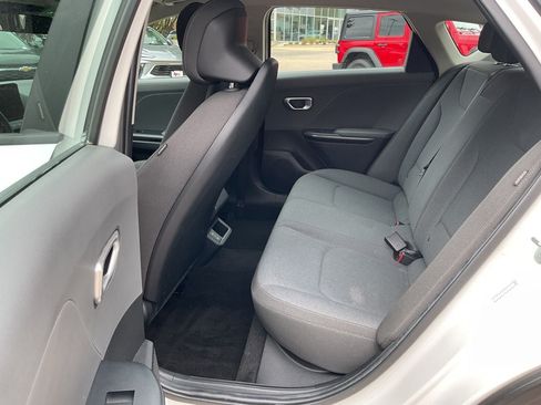 Used 2025 Kia K4 FWD image 25