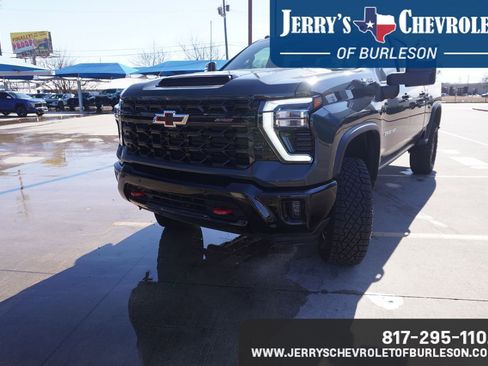 Used 2026 Chevrolet Silverado 2500 ZR2 image 2