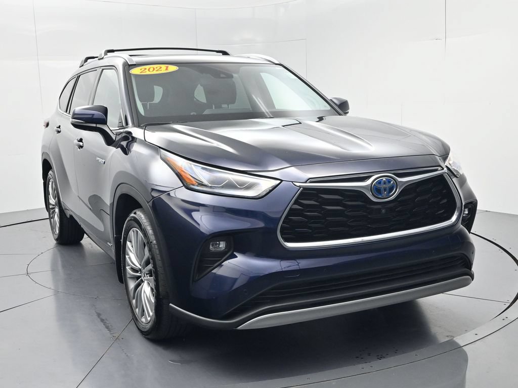 Used 2021 Toyota Highlander Platinum AWD/4WD image 2