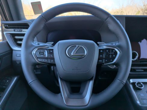 Used 2026 Lexus GX 550 w/ Accessory Package (2T) image 19