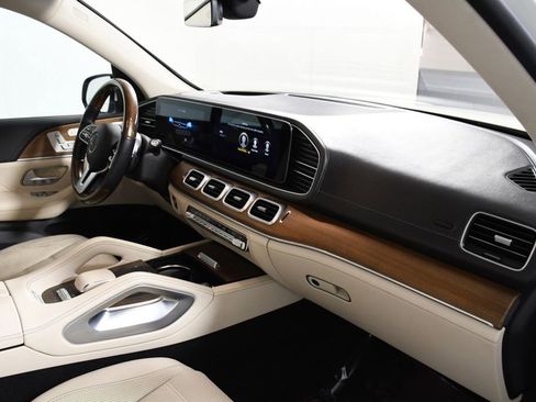 Used 2021 Mercedes-Benz GLS 580 4MATIC image 18