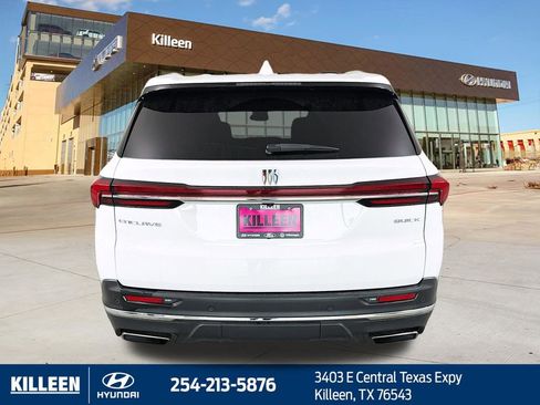 Used 2025 Buick Enclave Preferred FWD image 7