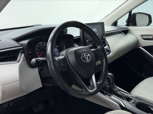 Used 2022 Toyota Corolla Cross LE FWD image 22
