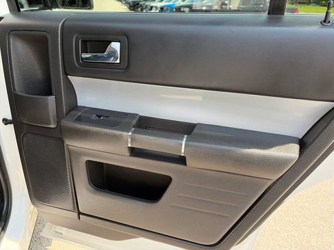 Used 2015 Ford Flex Limited w/ Equipment Group 301A FWD image 29
