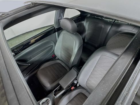 Used 2013 Volkswagen Beetle Turbo FWD image 25