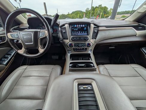 Used 2018 GMC Yukon Denali w/ Denali Ultimate Package AWD/4WD image 15