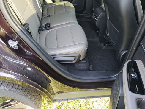 Used 2023 Lincoln Corsair w/ Equipment Group 101A image 17